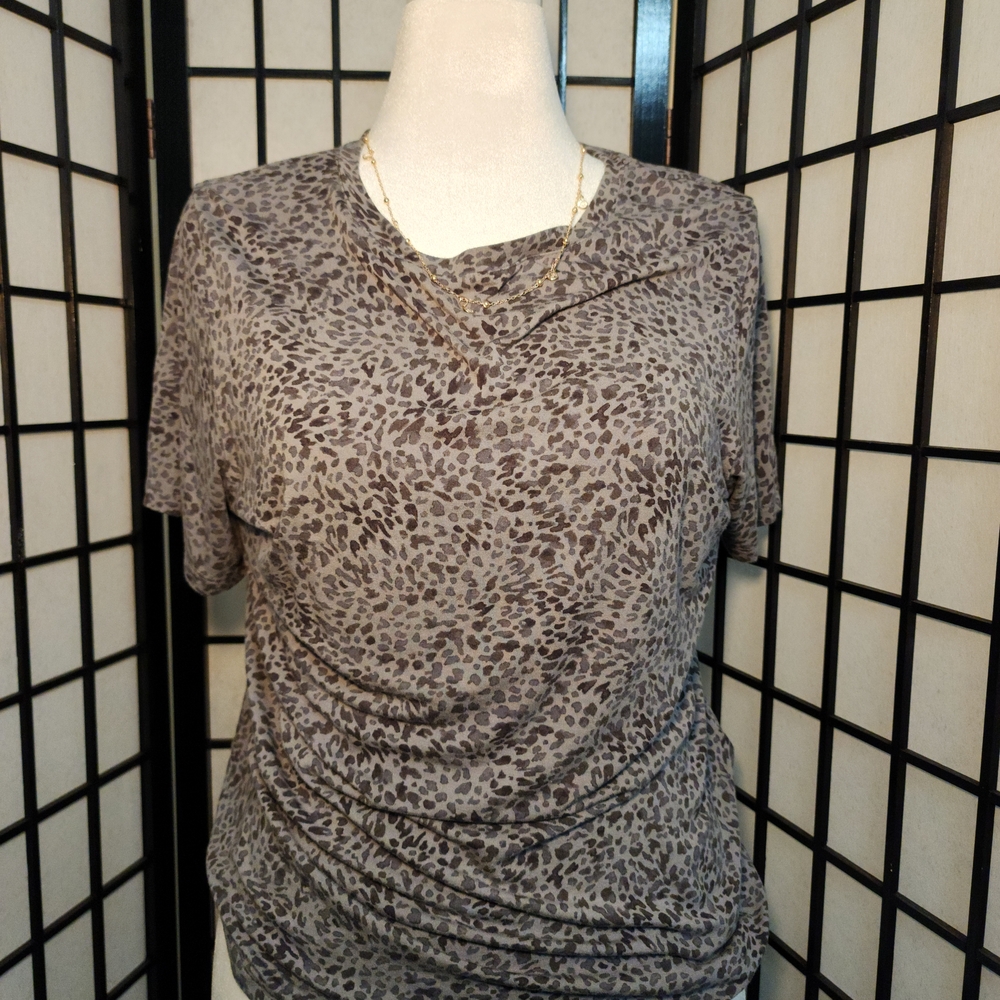 Old Navy Gray Leopard Print Short Sleeve Top